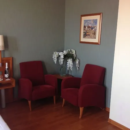 酒店 Checkin Valencia 3*