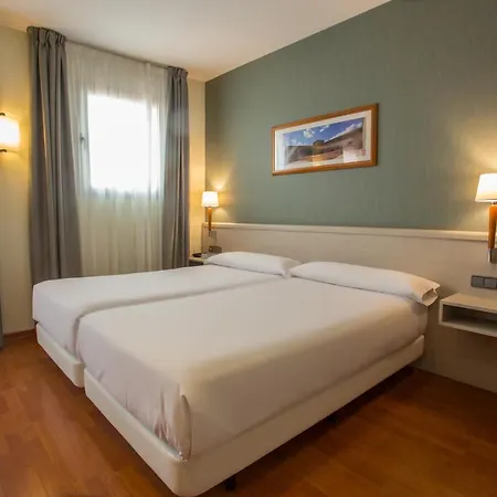 Hotel Checkin Valencia 3*