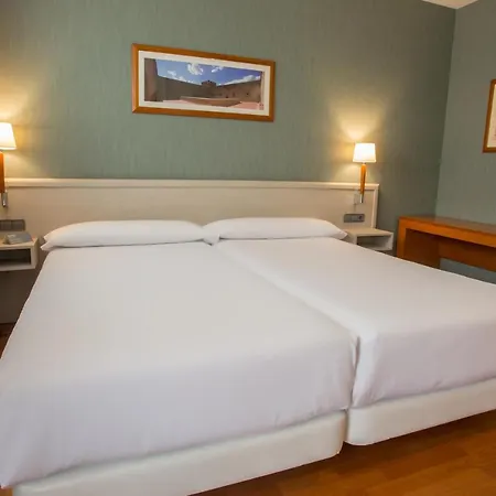 Hotel Checkin Valencia 3*