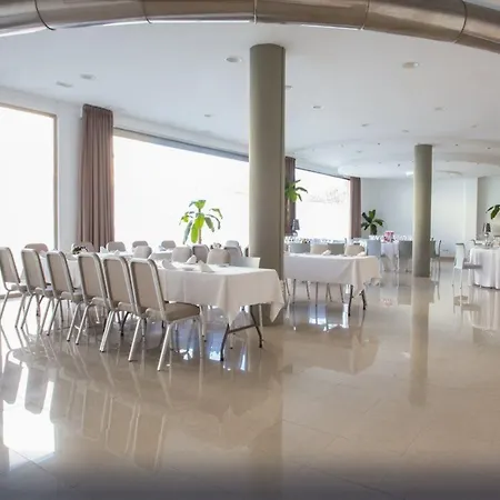 Отель Checkin Valencia 3*