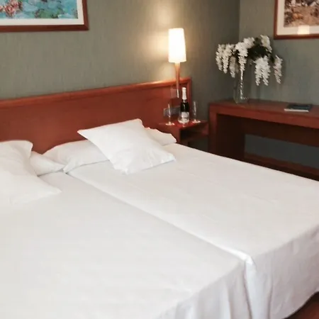 Checkin Valencia Hotel 3*