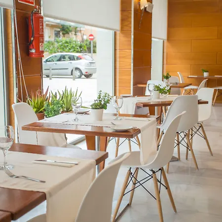 Checkin Valencia Otel 3*